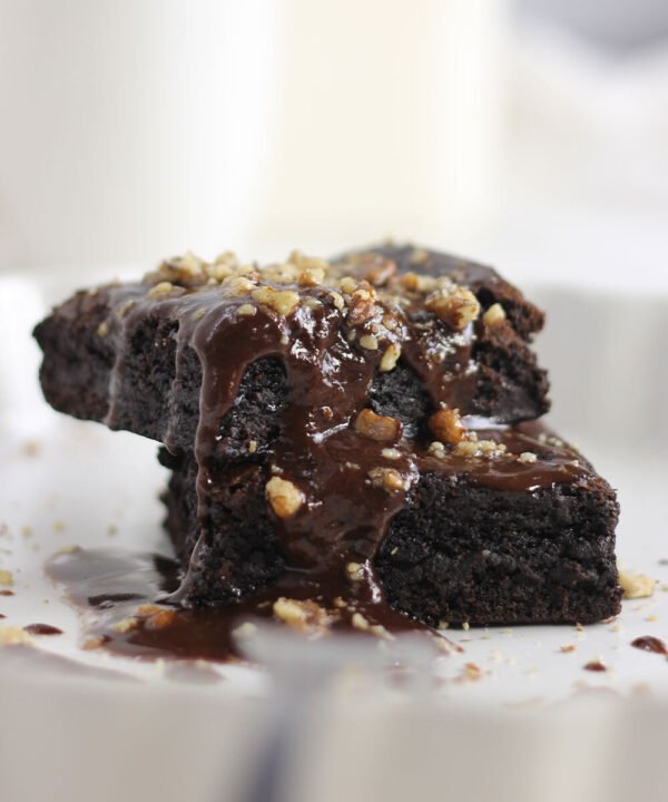 Classic Fudge Browniya (6 Pieace)